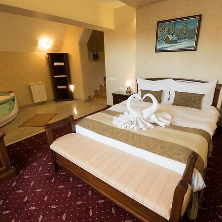 פויאנה ברשוב Edelweiss Poiana Hotels מראה חיצוני תמונה