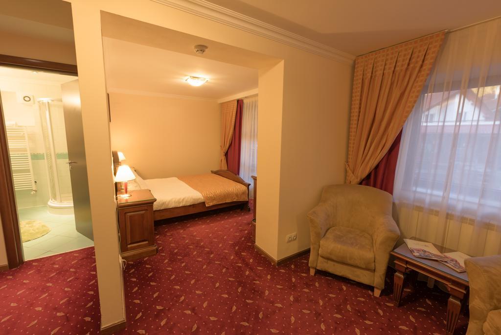פויאנה ברשוב Edelweiss Poiana Hotels מראה חיצוני תמונה