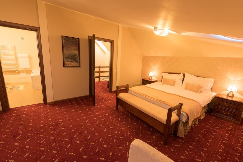 פויאנה ברשוב Edelweiss Poiana Hotels מראה חיצוני תמונה