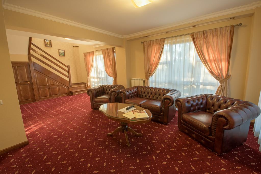 פויאנה ברשוב Edelweiss Poiana Hotels מראה חיצוני תמונה