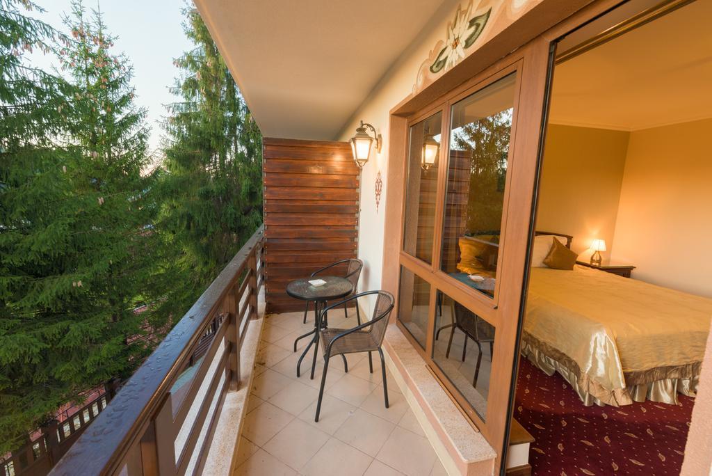 פויאנה ברשוב Edelweiss Poiana Hotels מראה חיצוני תמונה