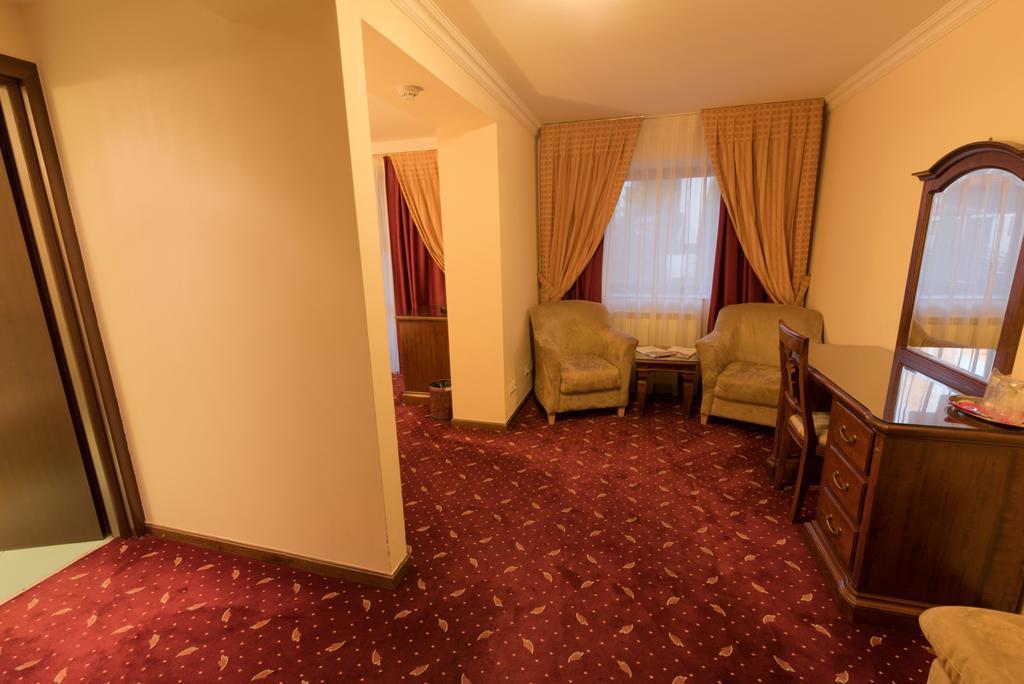 פויאנה ברשוב Edelweiss Poiana Hotels חדר תמונה