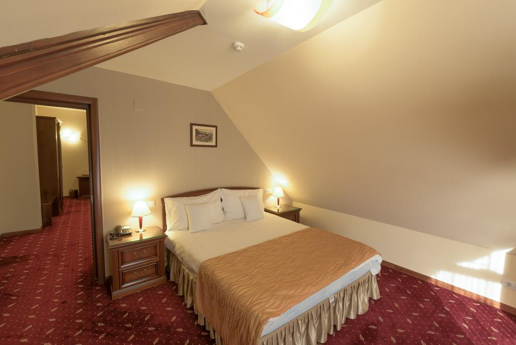 פויאנה ברשוב Edelweiss Poiana Hotels מראה חיצוני תמונה