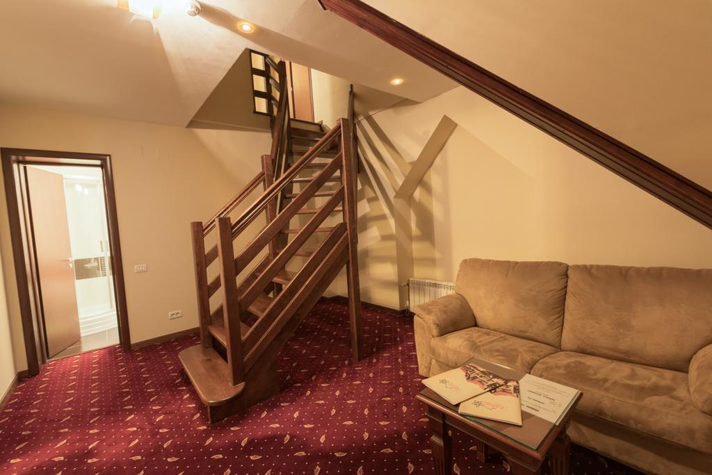 פויאנה ברשוב Edelweiss Poiana Hotels מראה חיצוני תמונה