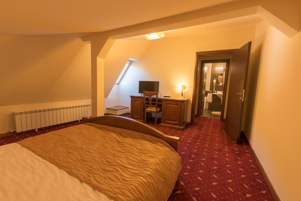 פויאנה ברשוב Edelweiss Poiana Hotels חדר תמונה