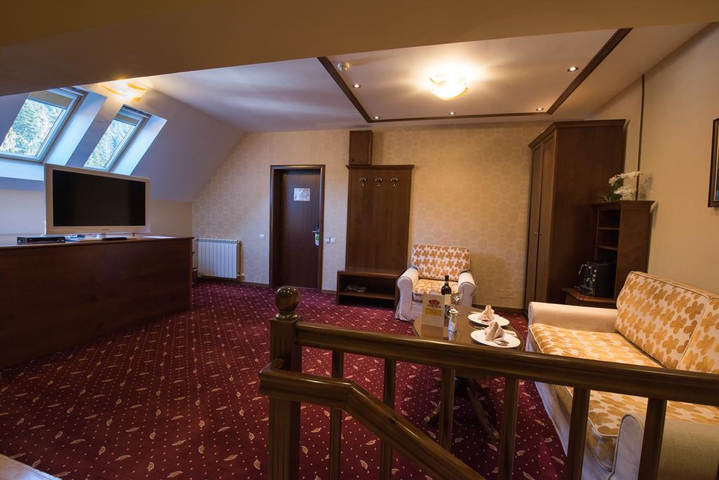 פויאנה ברשוב Edelweiss Poiana Hotels מראה חיצוני תמונה
