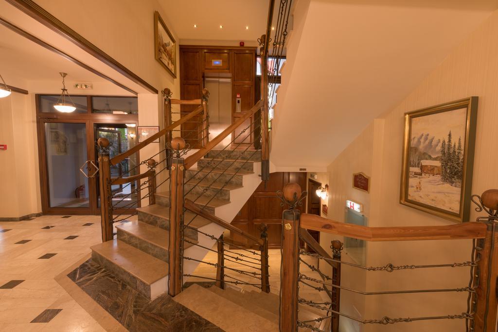פויאנה ברשוב Edelweiss Poiana Hotels מראה חיצוני תמונה