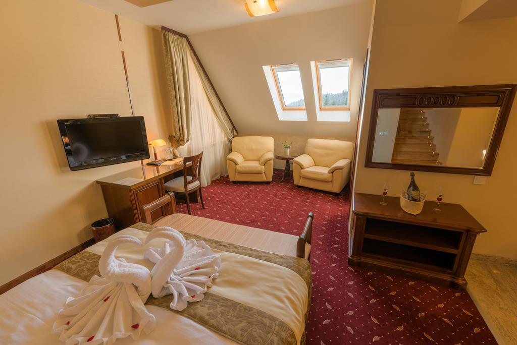 פויאנה ברשוב Edelweiss Poiana Hotels מראה חיצוני תמונה