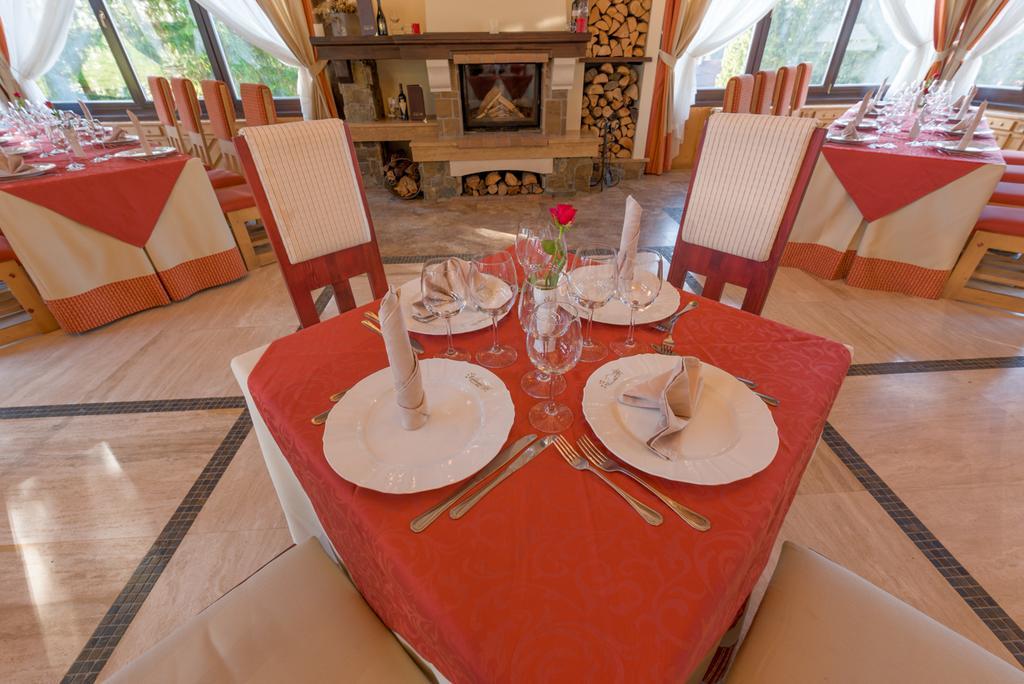 פויאנה ברשוב Edelweiss Poiana Hotels מראה חיצוני תמונה