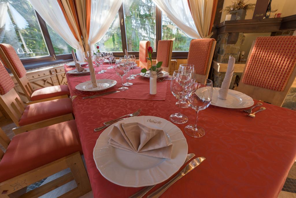 פויאנה ברשוב Edelweiss Poiana Hotels מראה חיצוני תמונה