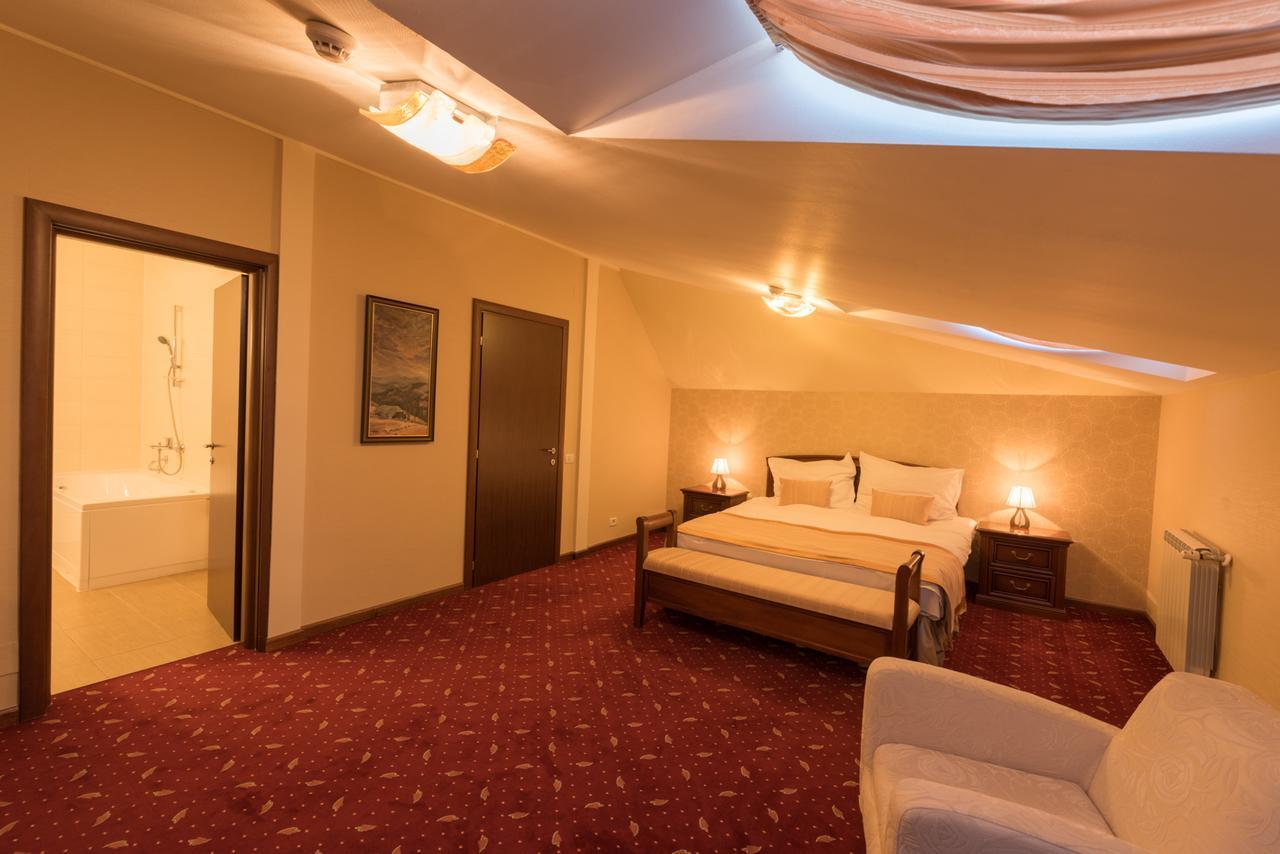 פויאנה ברשוב Edelweiss Poiana Hotels מראה חיצוני תמונה