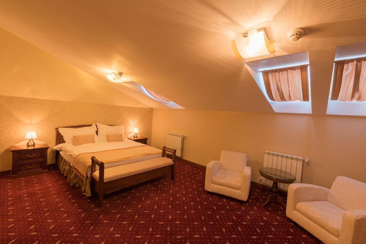 פויאנה ברשוב Edelweiss Poiana Hotels מראה חיצוני תמונה
